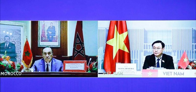 Chủ tịch Quốc hội Vương Đình Huệ đã có cuộc hội đàm trực tuyến với Chủ tịch Hạ viện Morocco Habib El Malki (Ảnh TTXVN).