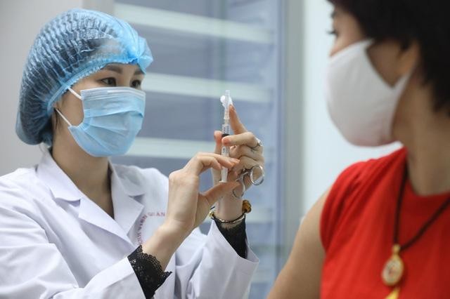Bộ Y tế sẽ nghiên cứu, xem xét việc cấp phép lưu hành khẩn cấp đối với vắc-xin Nanocovax.