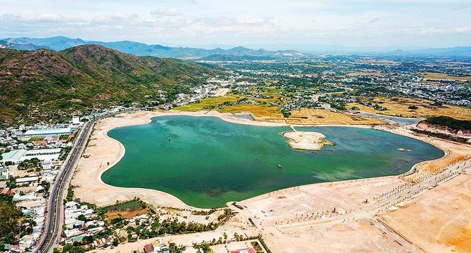 Hồ Phú Hòa điều tiết lũ cho TP. Quy Nhơn bị san lấp, tạo nên “nút cổ chai” ngay phía Tây - Tây Bắc của Thành phố