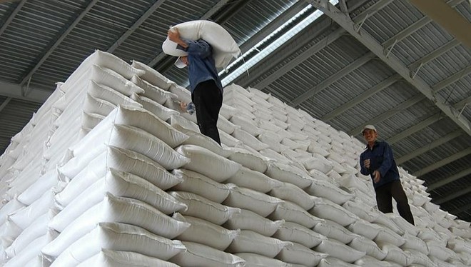Uỷ ban Thường vụ Quốc hội đồng ý sử dụng 2.199 tỷ đồng mua bù 172.889,47 tấn gạo dự trữ quốc gia đưa vào dự trữ quốc gia theo đề xuất của Chính phủ (Ảnh minh hoạ) 