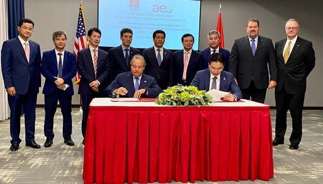 PV GAS và Công ty Đầu tư AES ký kết Thỏa thuận liên doanh thành lập và vận hành Công ty TNHH Kho cảng LNG Sơn Mỹ