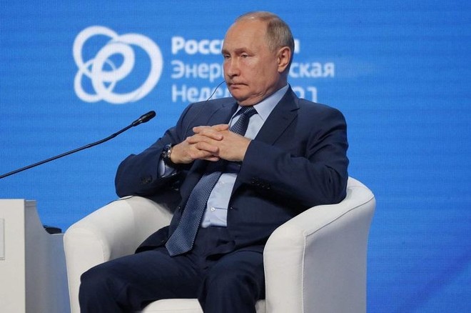 Tổng thống Nga Vladimir Putin tham dự phiên thảo luận tại diễn đàn quốc tế Tuần lễ Năng lượng Nga tổ chức vào ngày 13/10 tại Moscow. Ảnh: AFP