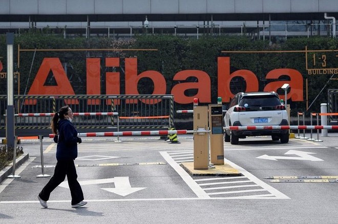 Lợi nhuận sau thuế của mỗi cổ phiếu (EPS) của Alibaba "bốc hơi" 38% còn 11,20 nhân dân tệ, thấp hơn ước tính 12,36 nhân dân tệ. Ảnh: AFP