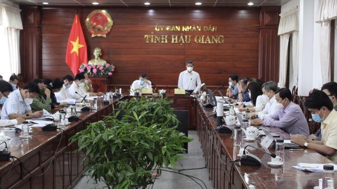 Ông Đồng Văn Thanh- Chủ tịch UBND tỉnh Hậu Giang phát biểu tại cuộc họp