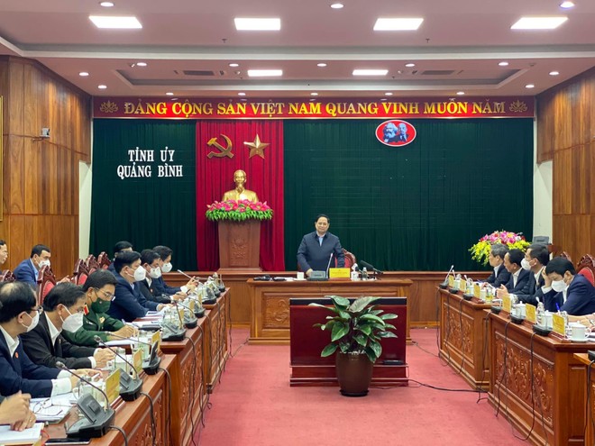 Thủ tướng Chính phủ Phạm Minh Chính chủ trì buổi làm việc với lãnh đạo tỉnh Quảng Bình.