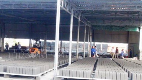 Nhà máy sản xuất gạch không nung công nghệ rung ép của Công ty TNHH Khoáng sản Thuận Sơn, Đồng Hới, Quảng Bình. Ảnh minh họa: Võ Dung/TTXVN 