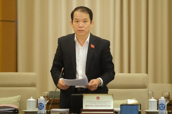 Chủ nhiệm Ủy ban Pháp luật Hoàng Thanh Tùng phát biểu tại phiên thảo luận. 