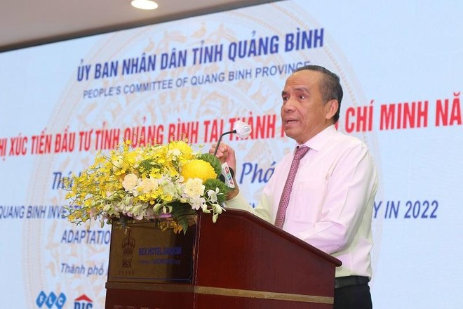 Ông Lê Hoàng Châu, Chủ tịch Hiệp hội Bất động sản TP.HCM chia sẻ tại Hội nghị xúc tiến đầu tư tỉnh Quảng Bình năm 2022 tại TP. HCM. Ảnh: Lê Thành Toàn
