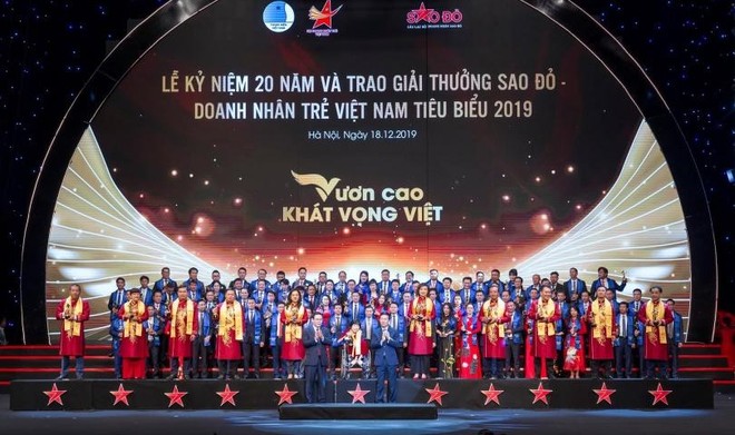 Giải thưởng Sao Đỏ - Doanh nhân trẻ Việt Nam đã qua 11 lần tổ chức, tôn vinh 107 gương mặt doanh nhân Sao Đỏ