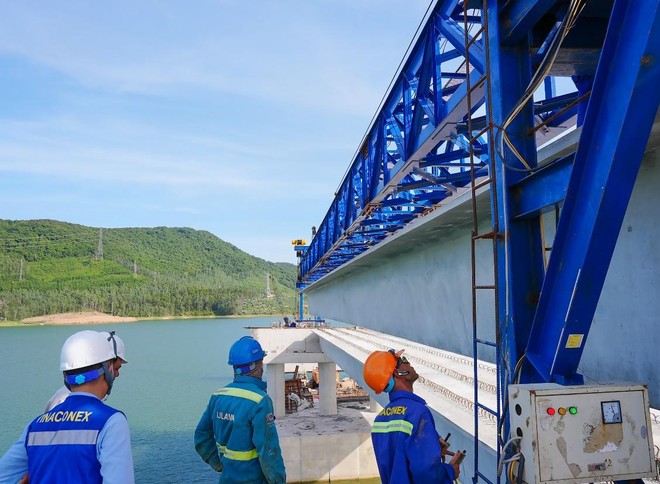 Thi công xây dựng cầu Yên Mỹ thuộc gói XL 03 - Dự án thành phần đầu tư xây dựng tuyến đường QL 45 – Nghi Sơn.