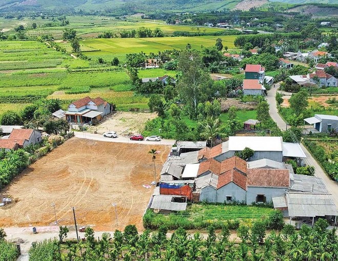 Ào ạt phân lô, bán nền đang phá vỡ cảnh yên bình ở nhiều vùng quê tại tỉnh Quảng Ngãi. Ảnh: Thanh Chung