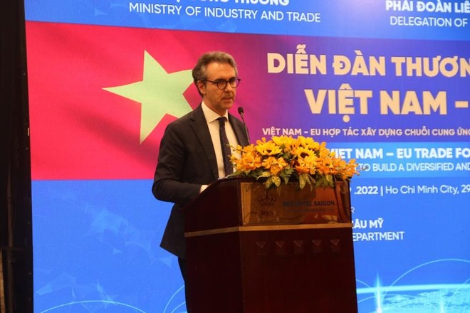 Ông Giorgio Aliberti, Đại sứ, Trưởng phái đoàn Liên minh Châu Âu (EU) tại Việt Nam lưu ý doanh nghiệp Việt Nam cần chuyển đổi sản xuất theo hướng xanh, bền vững để khai thác EVFTA thực chất hơn.