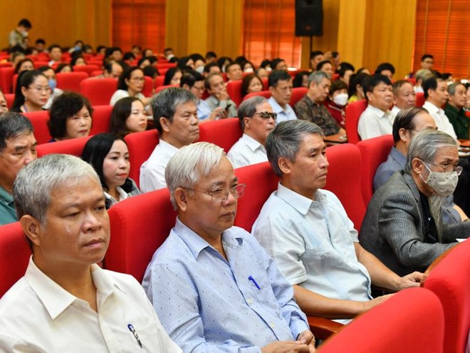 Một cuộc tiếp xúc cử tri tại Hà Nội.