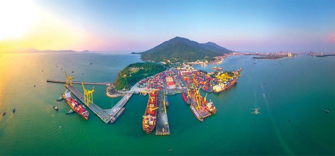 Với vị trí địa lý thuận lợi, Đà Nẵng trở thành một trong những cửa ngõ hướng ra biển của EWEC. Trong ảnh: Cảng Đà Nẵng. Ảnh: Huỳnh Văn Truyền