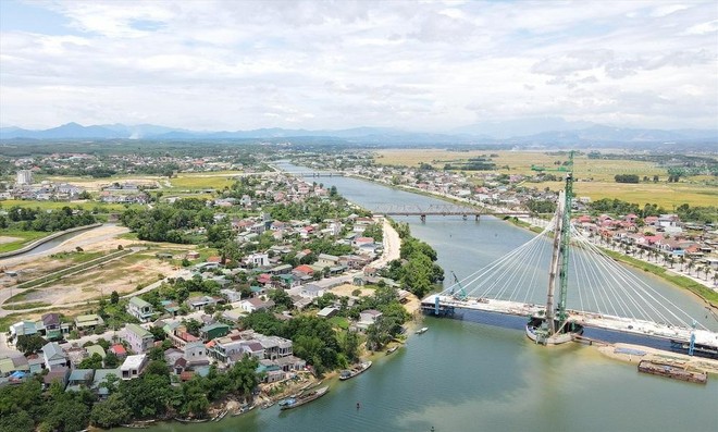 Xây xong chiếc cầu dây văng sông Hiếu có tổng mức đầu tư hơn 200 tỷ đồng, tỉnh Quảng Trị bổ sung quy hoạch hướng tuyến dự án hai đầu cầu dây văng sông Hiếu. Ảnh HT