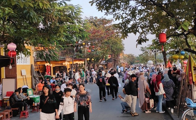 Quảng Nam đón khoảng 215.000 lượt khách tham quan, lưu trú trong dịp Tết Nguyên đán.