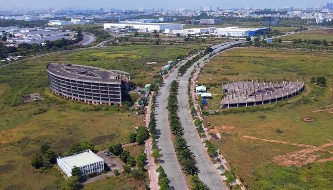 Dự án Công viên Sài Gòn Silicon tại Khu công nghệ cao TP.HCM đang xây dựng dở dang 2 tòa nhà rồi bỏ hoang nhiều năm nay. Ảnh: Lê Huy