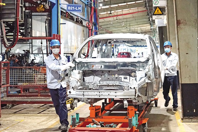 Chính sách ưu đãi đầu tư của Việt Nam cần được sửa đổi, bổ sung để có thể cạnh tranh trong tình hình mới. Trong ảnh: Dây chuyền sản xuất trong nhà máy của Ford Việt Nam. Ảnh: Đ.T