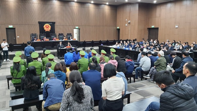 Phiên tòa xét xử vụ án Nguyễn Thị Hà Thành và đồng phạm lừa đảo chiếm đoạt tài sản.