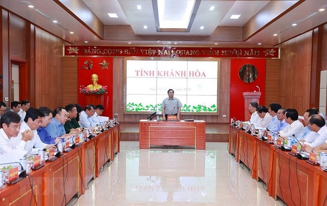 Thủ tướng Phạm Minh Chính đề nghị tỉnh Khánh Hòa cần cải thiện môi trường đầu tư kinh doanh. Ảnh: TTXVN