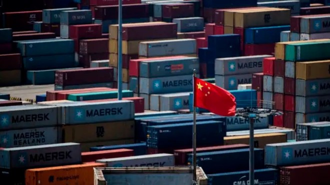 Container được tập kết tại cảng nước sâu Dương Sơn, thành phố Thượng Hải, Trung Quốc. Ảnh: AFP 