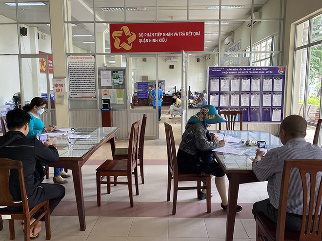 Bộ phận tiếp nhận và trả kết quả giải quyết thủ tục hành chính tại Quận trung tâm Ninh Kiều - TP. Cần Thơ hỗ trợ tích cực cho người dân và doanh nghiệp