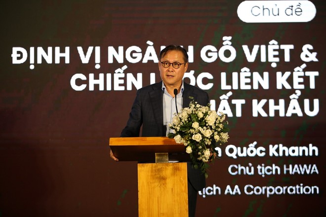 Ông Nguyễn Quốc Khanh, Chủ tịch Hội Mỹ nghệ và Chế biến gỗ TP.HCM (HAWA) phát biểu tại Diễn đàn.