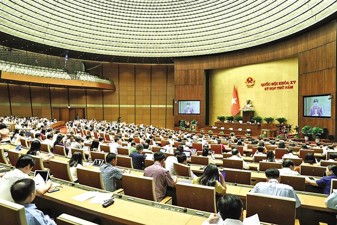 Phiên chất vấn được tổ chức tại phòng họp Diên Hồng, nơi diễn ra các phiên họp toàn thể của Quốc hội 