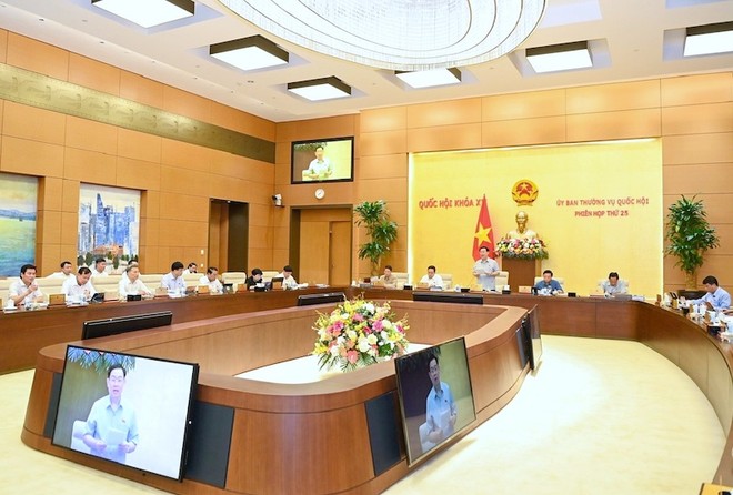 Chủ tịch Quốc hội Vương Đình Huệ khai mạc phiên họp thứ 25 của Ủy ban Thường vụ Quốc hội . 