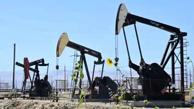 Giá dầu thô được dự đoán tiếp tục tăng cao khi nguồn cung eo hẹp trong những tháng còn lại của năm 2023. Ảnh: AFP