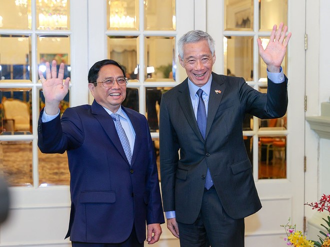 Thủ tướng Lý Hiển Long đón Thủ tướng Phạm Minh Chính hồi tháng 2/2023 trong chuyến thăm Singapore tháng 2/2023.