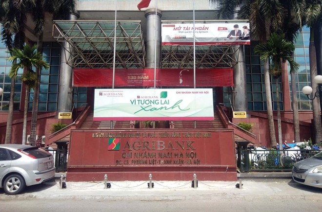 Nhiều đối tượng đã tạo dựng hồ sơ vay nhằm chiếm đoạt tiền của Ngân hàng Agribank Chi nhánh Nam Hà Nội