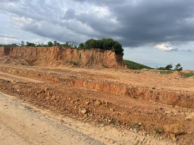 Quảng Ngãi: Công ty Phú Điền "đòi" tăng giá đất san lấp lên 29,96% 