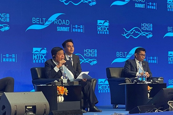 Bộ trưởng Bộ Kế hoạch và Đầu tư Nguyễn Chí Dũng phát biểu tại Hội nghị.