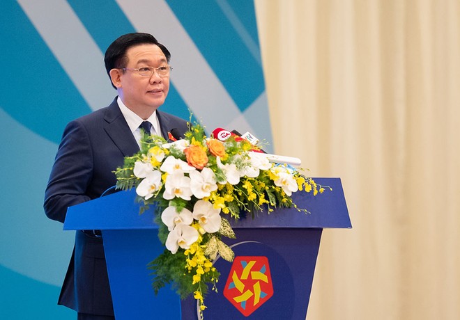 Chủ tịch Quốc hội Vương Đình Huệ phát biểu khai mạc Hội nghị Nghị sỹ trẻ toàn cầu lần thứ 9. (Ảnh: Quochoi.vn) 