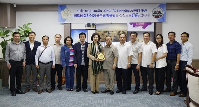 Đoàn công tác tỉnh Gia Lai đến thăm và làm việc với chính quyền thành phố Iksan.