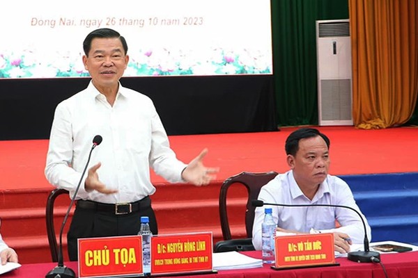 Bí thư Tỉnh ủy Đồng Nai Nguyễn Hồng Lĩnh phát biểu tại buổi đối thoại với người dân bị thu hồi đất để làm cao tốc Biên Hòa - Vũng Tàu 