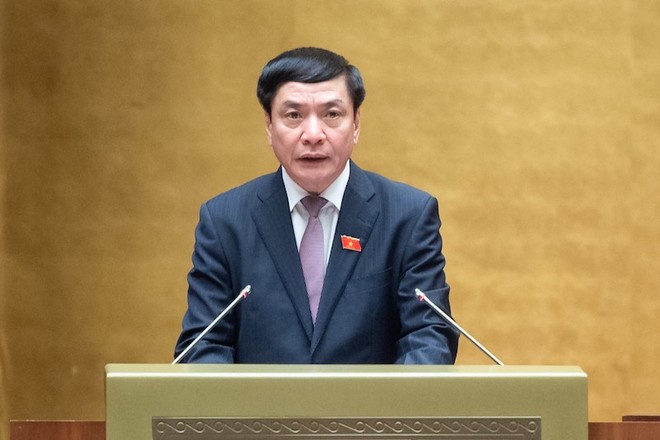 Tổng thư ký Quốc hội Bùi Văn Cường báo cáo tóm tắt tổng hợp nội dung thẩm tra của các cơ quan của Quốc hội.