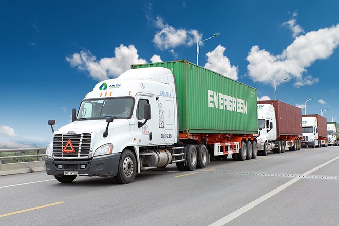 Doanh nghiệp logistics cạnh tranh giành đơn hàng