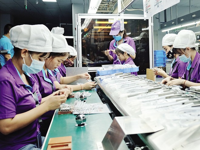 Nghệ An đã vươn lên trở thành một điểm sáng trong thu hút đầu tư nước ngoài. Trong ảnh: Nhà máy của Luxshare - ICT tại Nghệ An