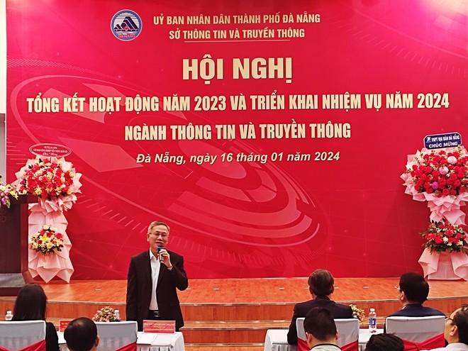 Ông Nguyễn Quang Thanh, Giám đốc Sở Thông tin và Truyền thông TP. Đà Nẵng chủ trì buổi tham luận tại hội nghị.