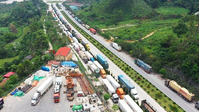 Thủ tướng yêu cầu trước mắt hỗ trợ khai thác tuyến vận tải container đường sắt liên vận quốc tế Việt - Trung, giảm ùn ứ, ách tắc đường bộ qua cửa khẩu.
