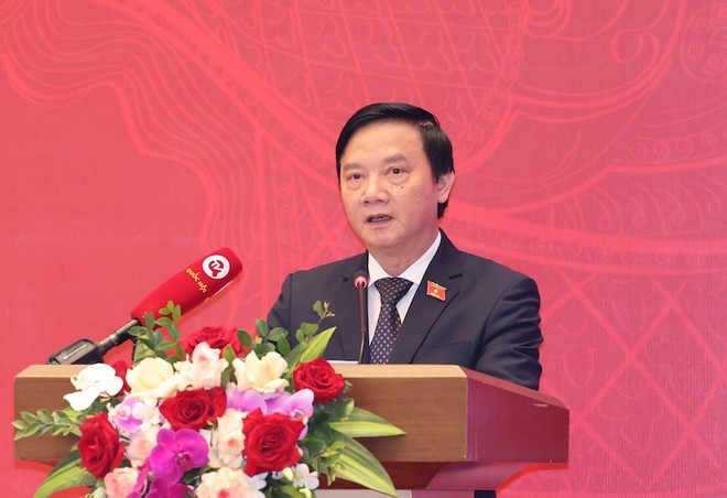 Phó chủ tịch Quốc hội Nguyễn Khắc Định trình bày báo cáo - (Ảnh Duy Linh).