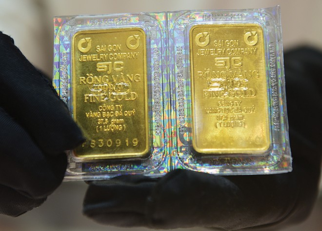 Giá vàng thế giới hiện tăng 30% so với cuối năm 2022, kéo giá vàng trong nước tăng theo