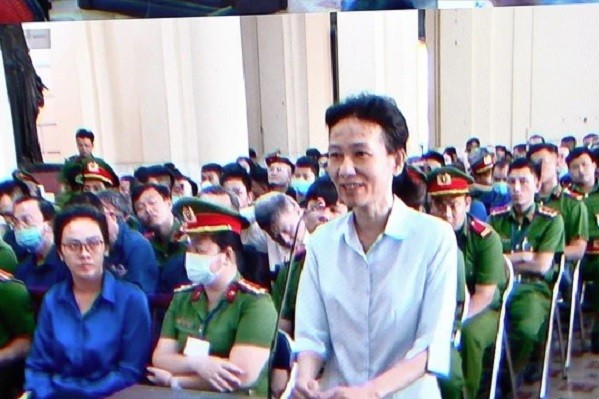 Bị cáo Phạm Thu Phong (cựu Trưởng ban kiểm soát Ngân hàng SCB giai đoạn 2012-2018) bị Viện kiểm sát đề nghị mức án 3 năm tù nhưng cho hưởng án treo. (Ảnh: Việt Dũng)