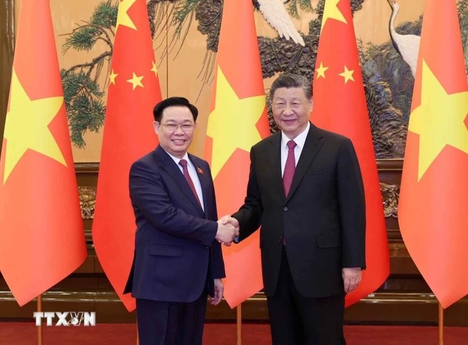 Chủ tịch Quốc hội Vương Đình Huệ hội kiến Tổng Bí thư, Chủ tịch nước Trung Quốc Tập Cận Bình. (Ảnh: TTXVN)