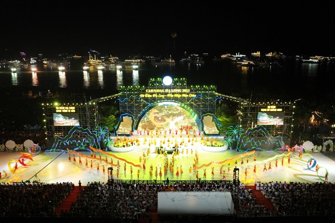 Carnaval Hạ Long 2024 lần đầu được tổ chức trên biển