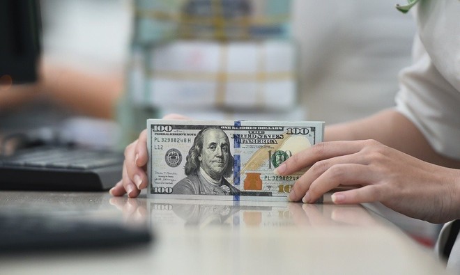 Áp lực đồng đôla mạnh đẩy tỷ giá ngân hàng vượt 25.150 đồng/USD