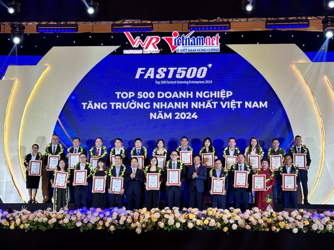 Cathay Life Việt Nam vào “top 50 doanh nghiệp tăng trưởng xuất sắc nhất việt nam năm 2024”