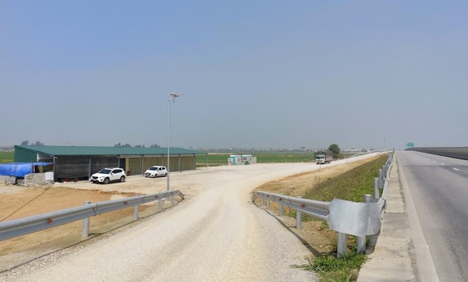 Trạm dừng nghỉ tạm trên cao tốc Bắc - Nam phía Đông, đoạn Mai Sơn - Quốc lộ 45.